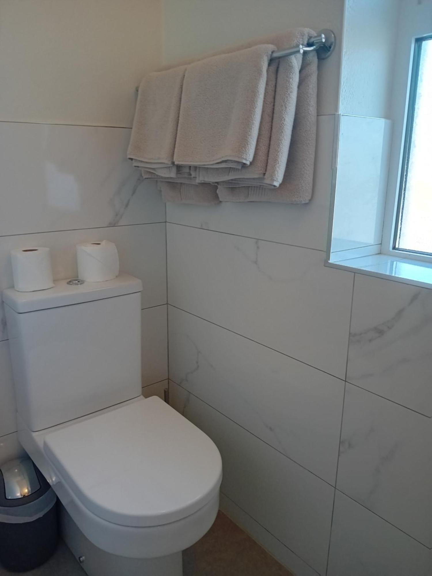 Fairwinds Guest Accommodation Дулін Екстер'єр фото